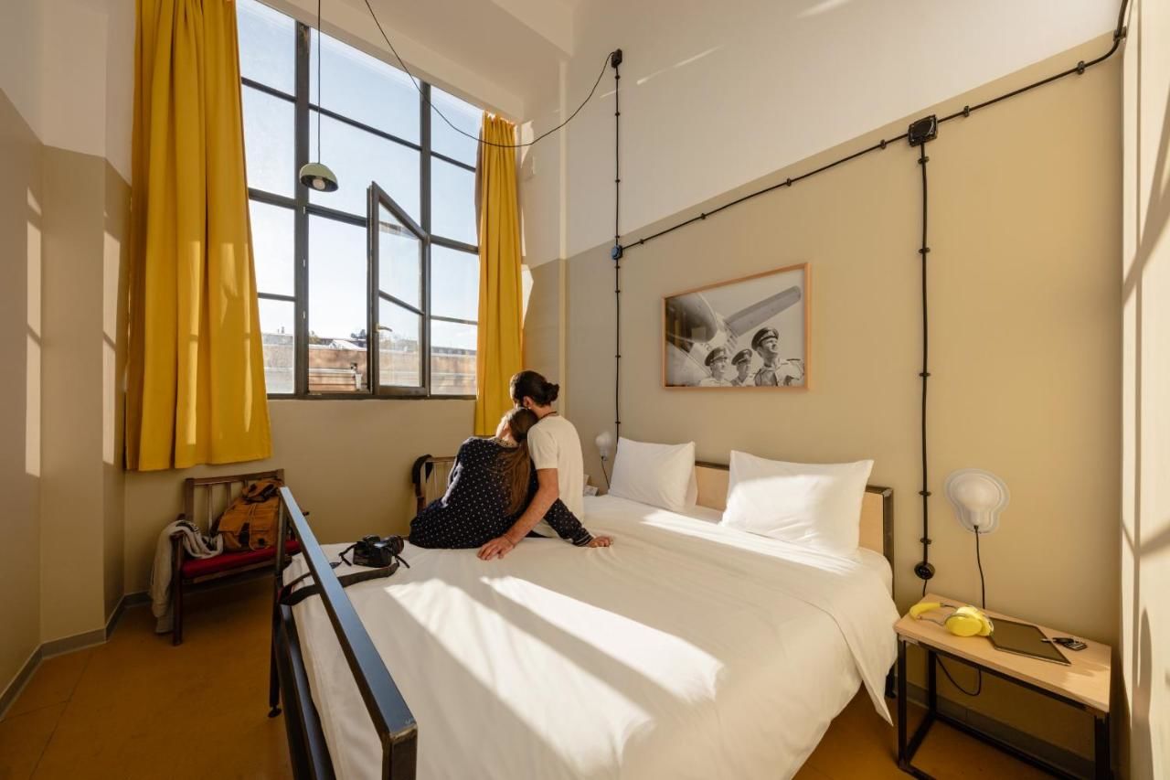 Отель Fabrika Hostel & Suites Тбилиси