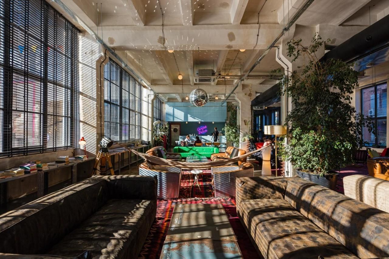 Отель Fabrika Hostel & Suites Тбилиси