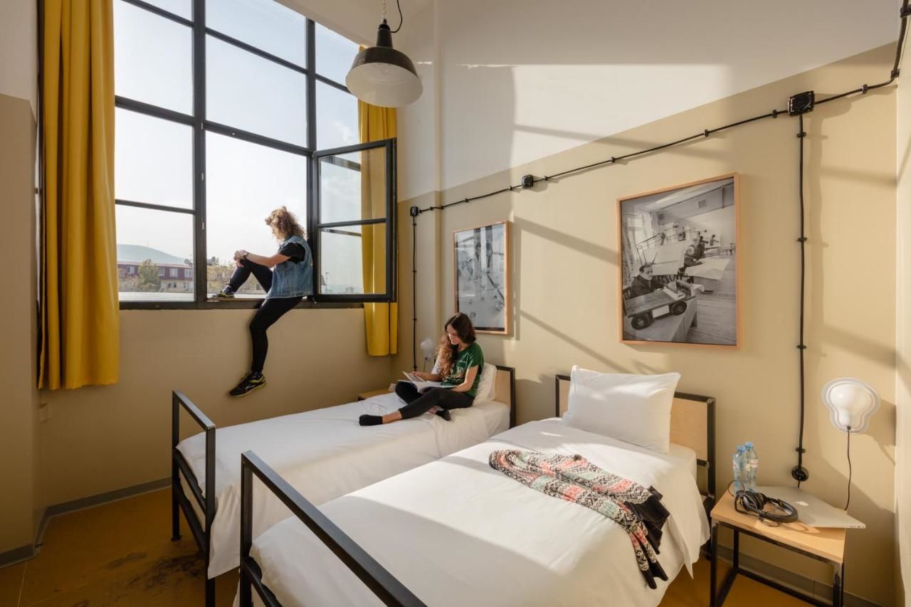 Отель Fabrika Hostel & Suites Тбилиси-10
