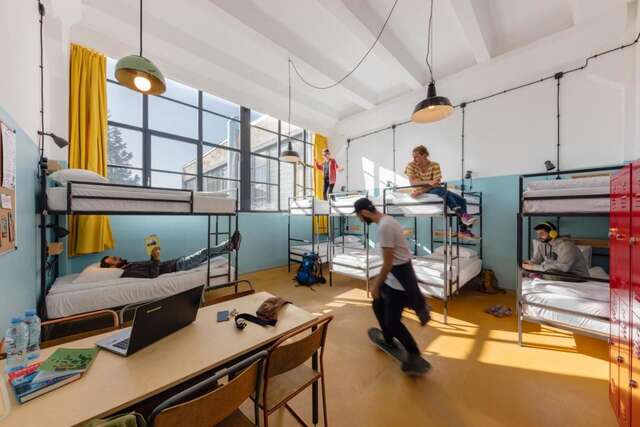 Отель Fabrika Hostel & Suites Тбилиси-5