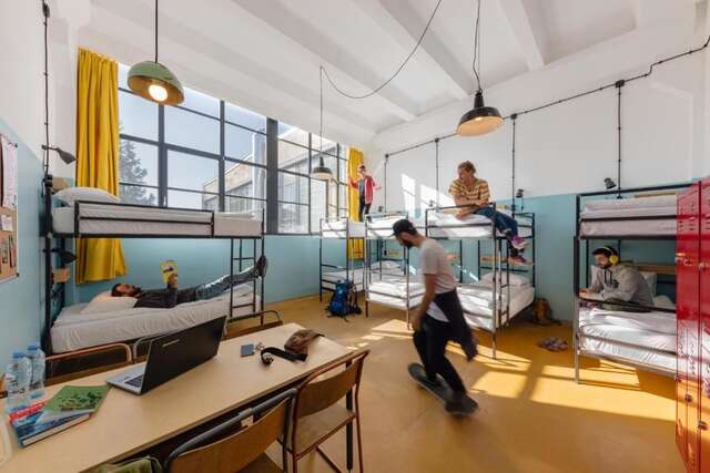 Отель Fabrika Hostel & Suites Тбилиси-46