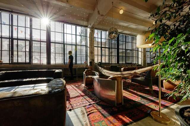 Отель Fabrika Hostel & Suites Тбилиси-10